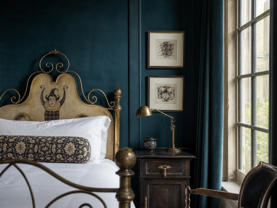 Original Manor guest room